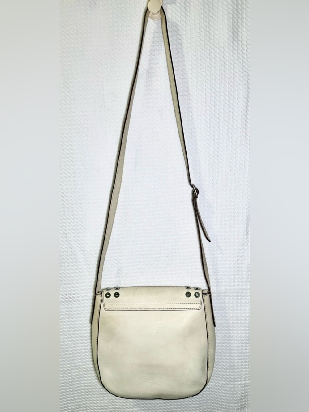 FRYE Cassidy Saddle White Leather Crossbody with Silver Rivet Detail - Picture 4 of 8